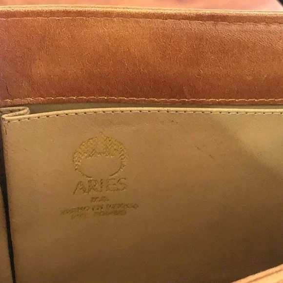 Vintage ARIES MEXICO Tan fine Leather Piel Bovino Bag boho chic classic crossbdy - Picture 9 of 16
